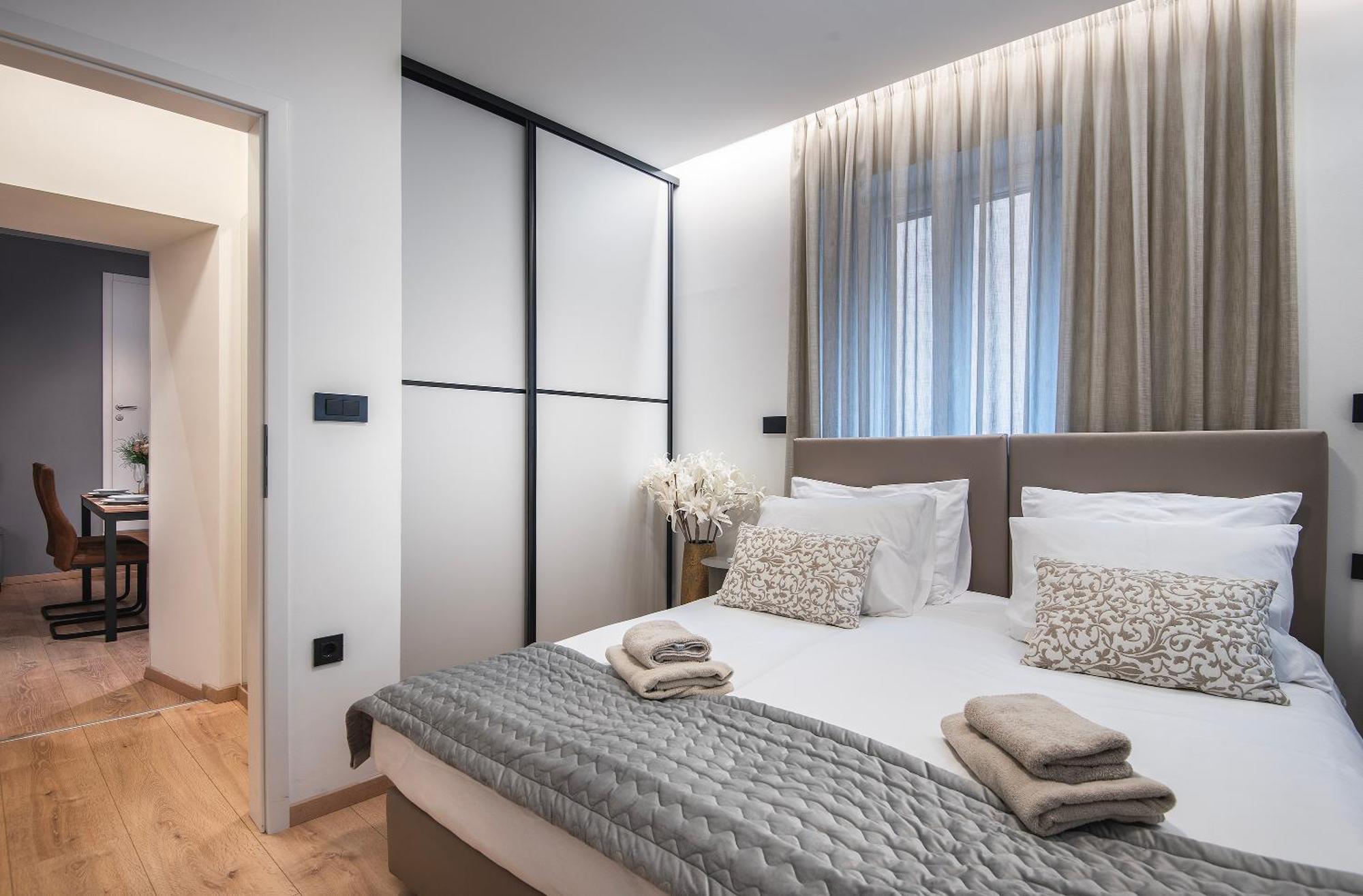 Arta Apartments City Center - With Private Parking Pula Dış mekan fotoğraf